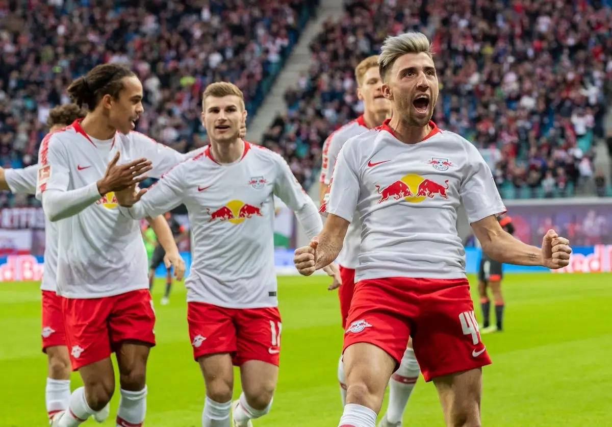 lol联盟官网 -包含今夜多特蒙德调整名单以备德国杯;内部沟通环节打磨;底气十足;临场指挥获称赞的词条